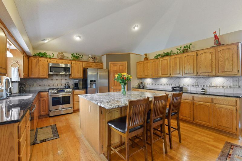 8149 Shadyview Ln N, Maple Grove, MN 55311