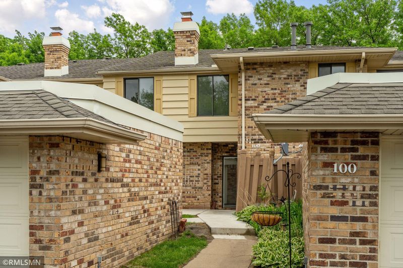 3720 Independence Ave S #100, Saint Louis Park, MN 55426