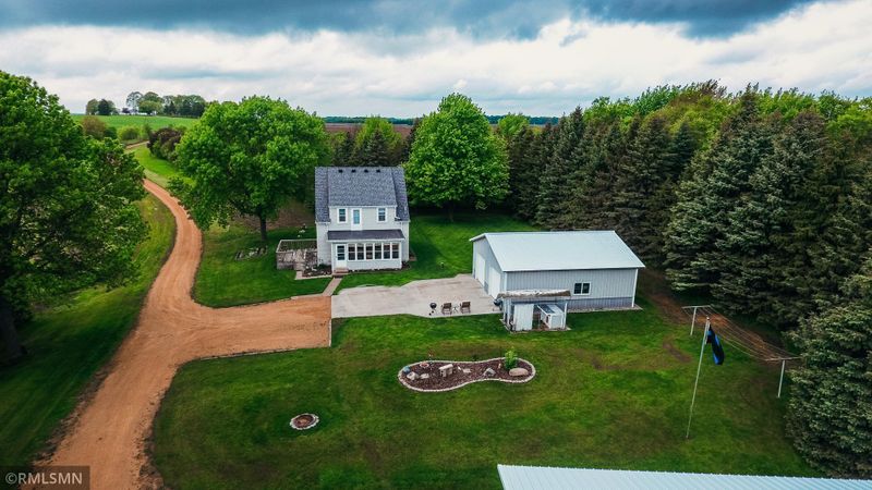 8985 Laketown Rd, Chaska, MN 55318