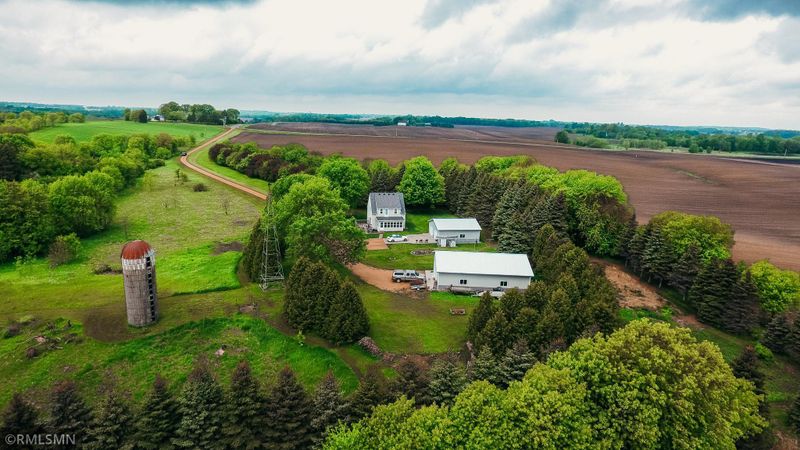 8985 Laketown Rd, Chaska, MN 55318