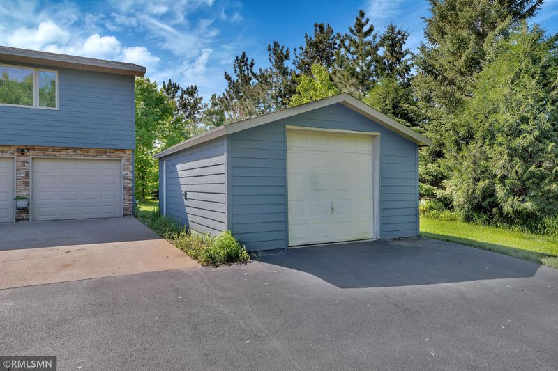 9175 Ochoa Ave NE, Elk River, MN 55330