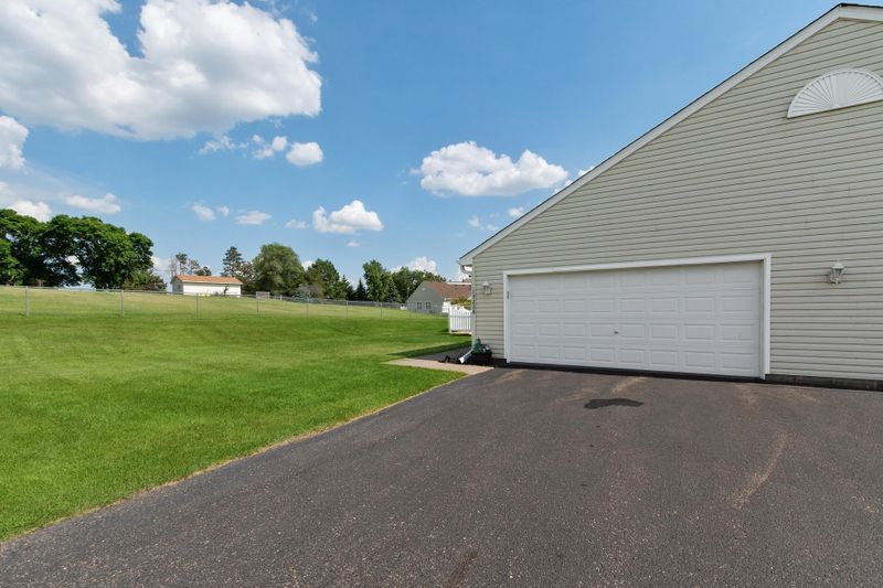 19228 Freeport Ct NW, Elk River, MN 55330