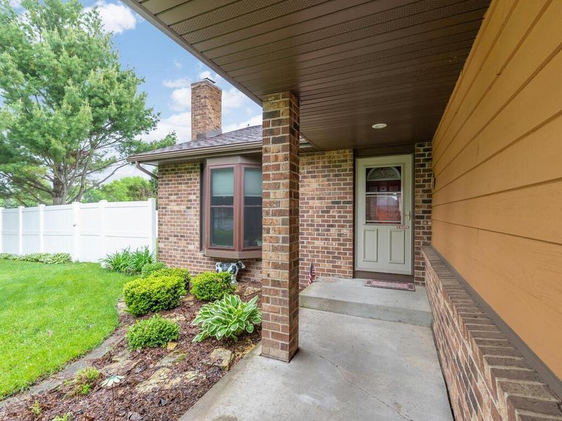 1005 Shawmut St S, Shakopee, MN 55379