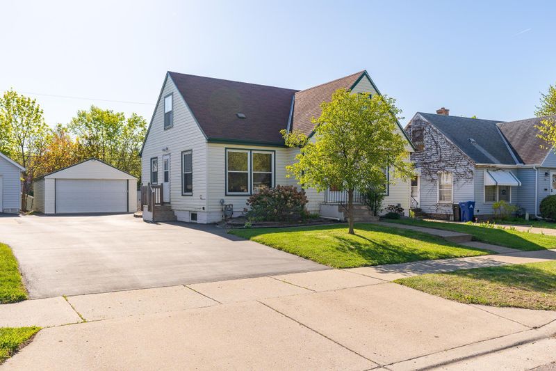 1140 Colette Pl, Saint Paul, MN 55116