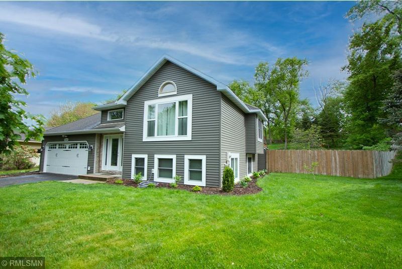 13115 Monterey Ave S, Savage, MN 55378