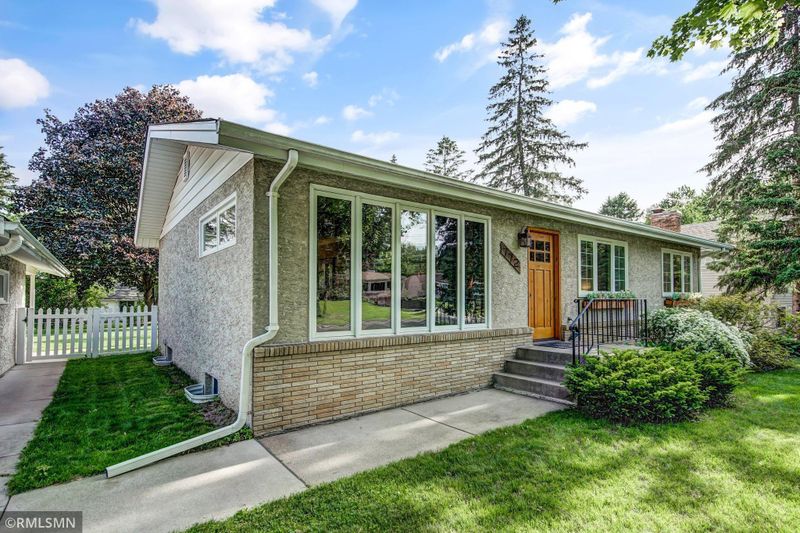 772 Gramsie Rd, Shoreview, MN 55126