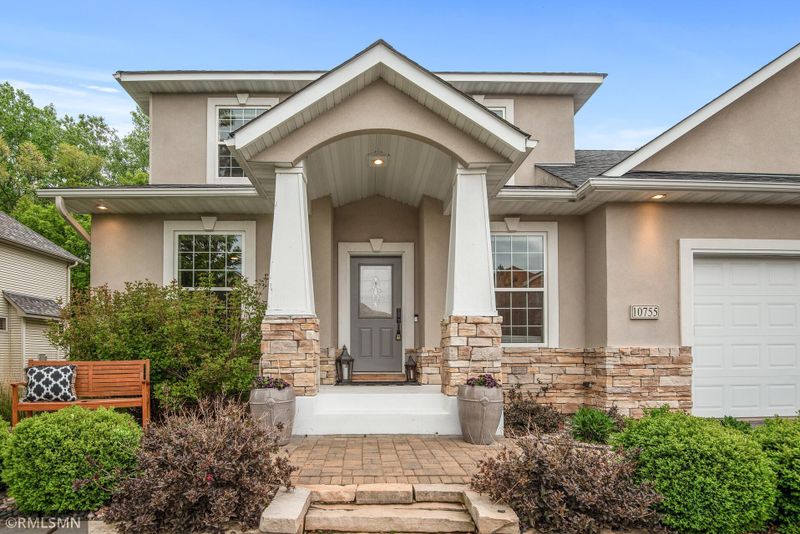 10755 Mccool Dr E, Burnsville, MN 55337