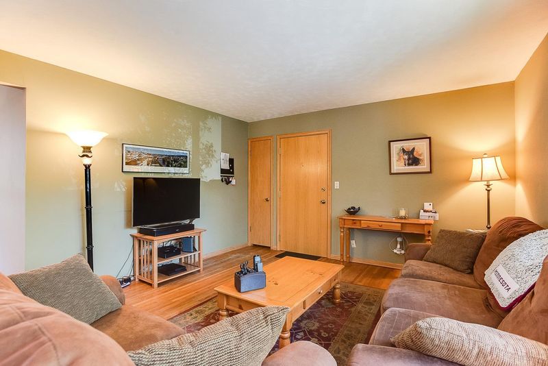 45 Albert St S #5, Saint Paul, MN 55105
