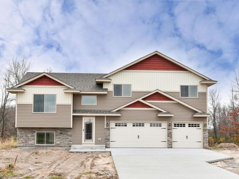 35632 London St NE, Cambridge, MN 55008