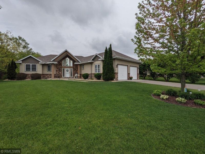6878 Deer Ct, Centerville, MN 55038