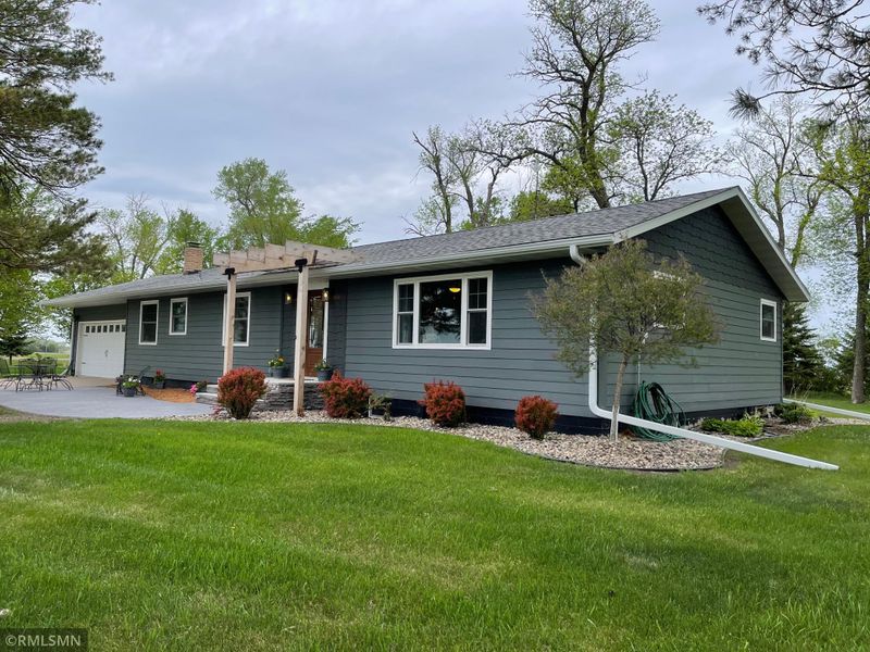 4090 10th St NW, Montevideo, MN 56265