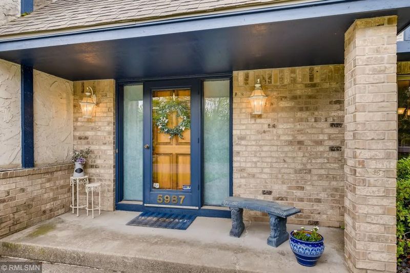 5987 Scenic Pl, Shoreview, MN 55126