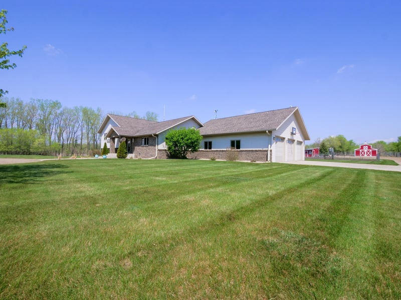 45164 175th St, Morris, MN 56267