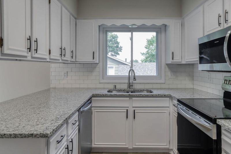 7585 Dallas Ln N, Maple Grove, MN 55311