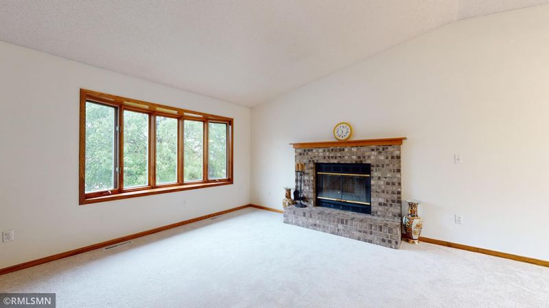 864 48th Ave NW, Rochester, MN 55901