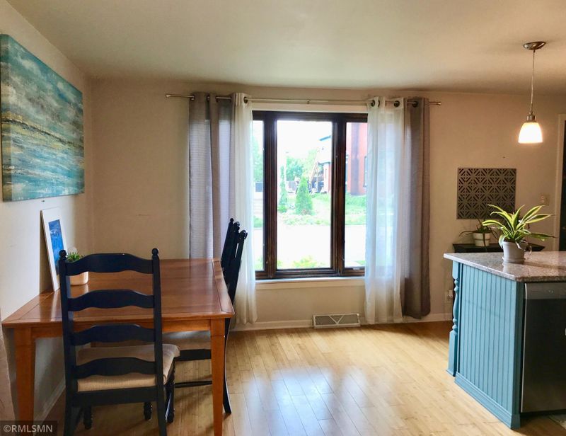 306 Oneida St, Saint Paul, MN 55102