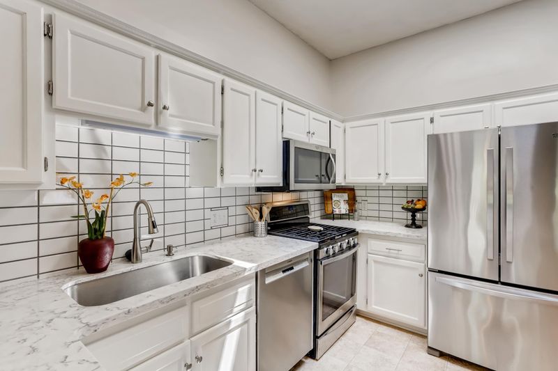 4313 Clemson Cir #B, Eagan, MN 55122