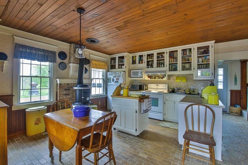 8500 Highland Rd W, Maple Plain, MN 55359