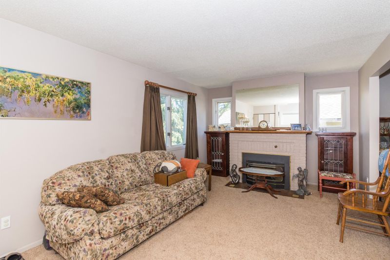 5528 Highland St, Duluth, MN 55807