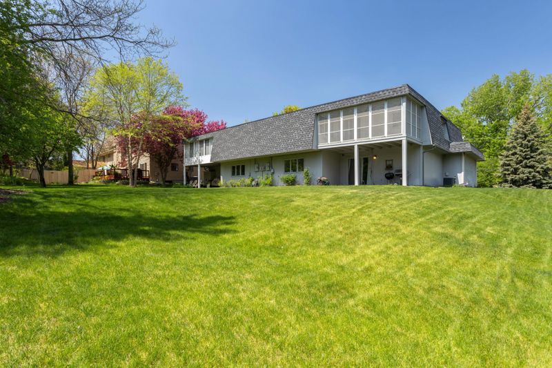 6433 Vernon Ave S, Edina, MN 55436