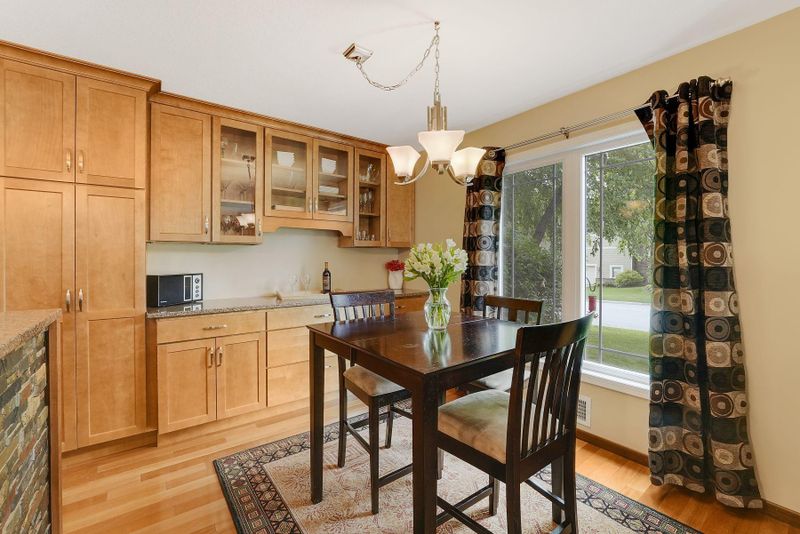 6908 W 83rd St, Bloomington, MN 55438