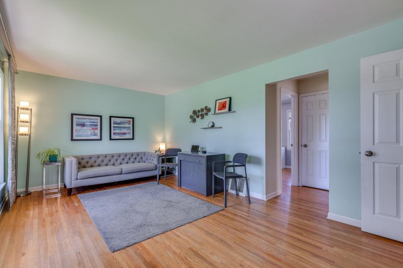 2015 Ramlow Pl, Saint Paul, MN 55116