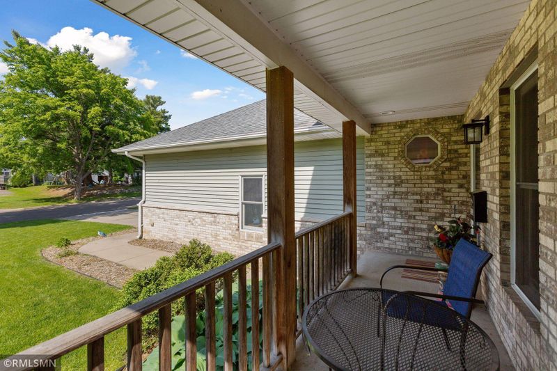 2520 16th Ave E, North Saint Paul, MN 55109
