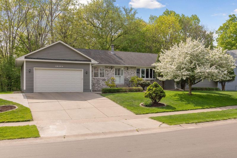 18423 Twilight Trl, Eden Prairie, MN 55346
