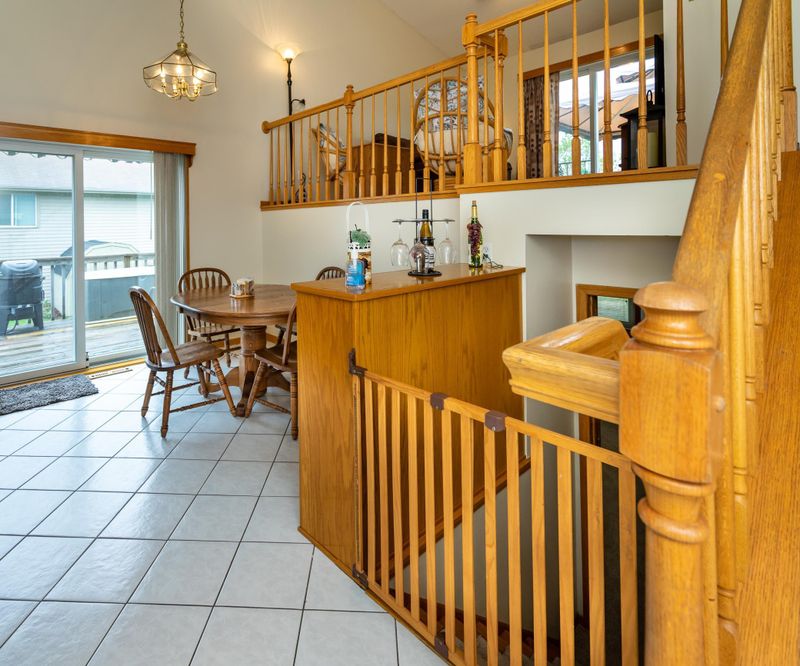 709 Koehnen Dr, Chaska, MN 55318
