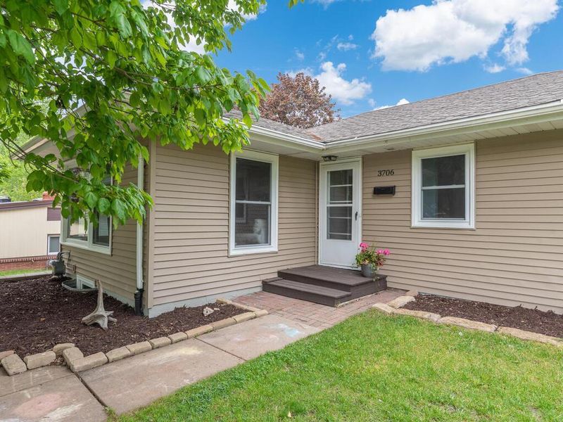3706 Beard Ave N, Robbinsdale, MN 55422