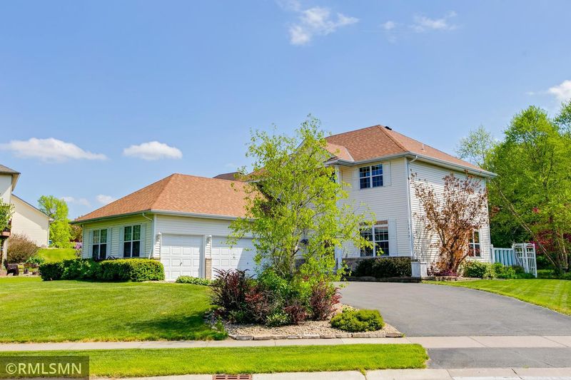 11332 Maplewood Ln N, Champlin, MN 55316