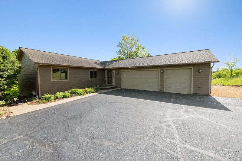 14235 Jodis Dr, Rogers, MN 55374
