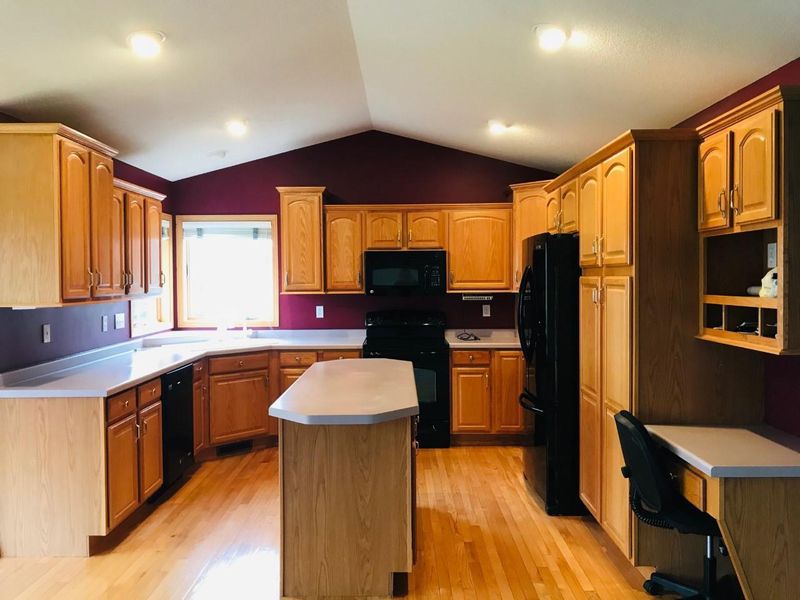 809 24th St SE, Willmar, MN 56201
