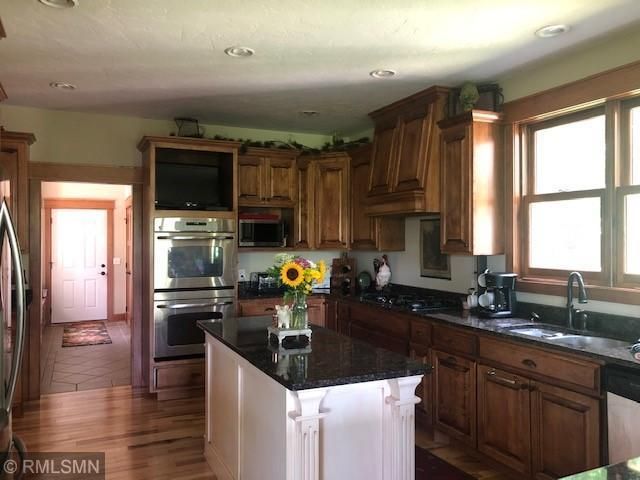 948 Whitney Ct, Nisswa, MN 56468