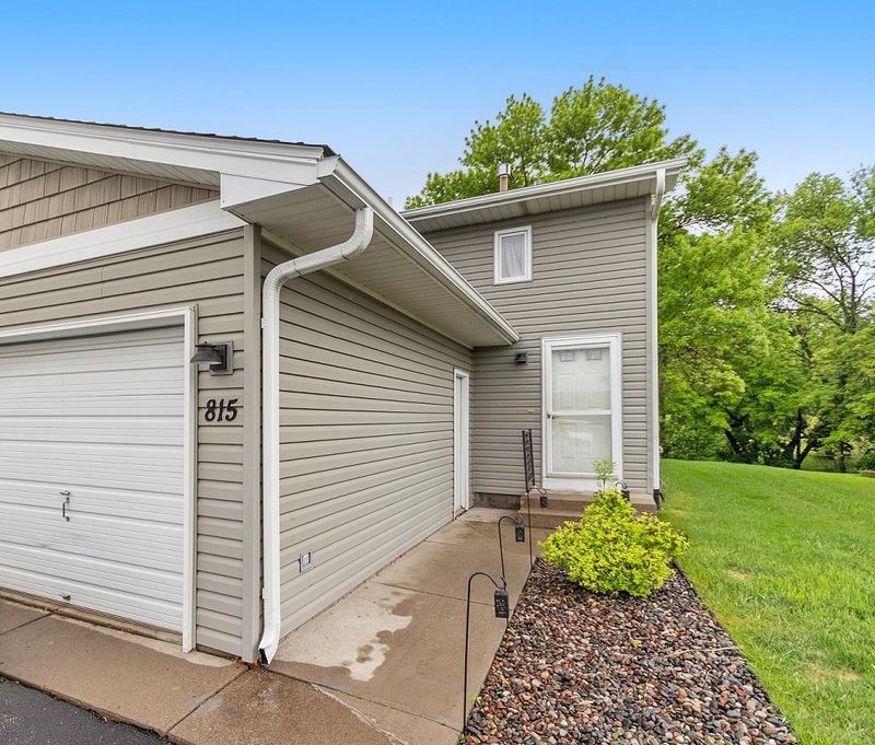 815 Creekside Cir, Buffalo, MN 55313