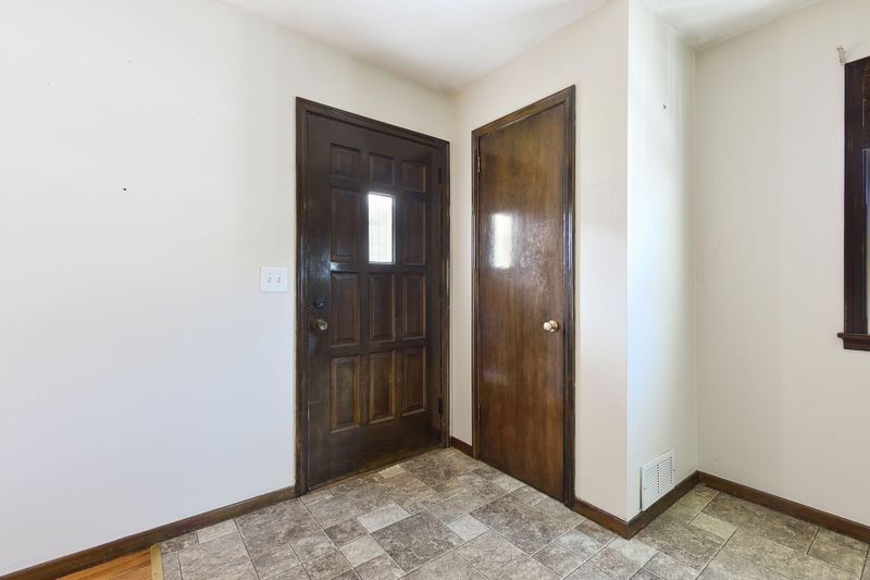 6933 Edgewood Ave N, Brooklyn Park, MN 55428