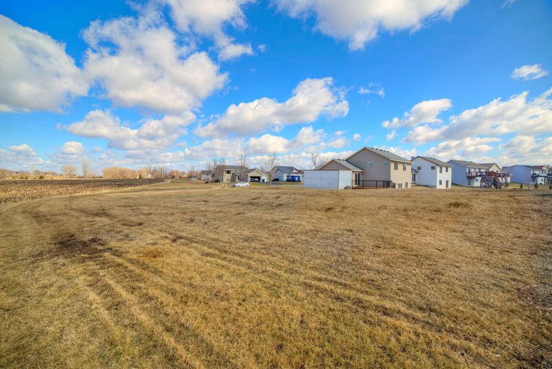 865 Mallard Ave, Winsted, MN 55395