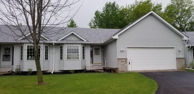908 Shady Ridge Ln, Braham, MN 55006