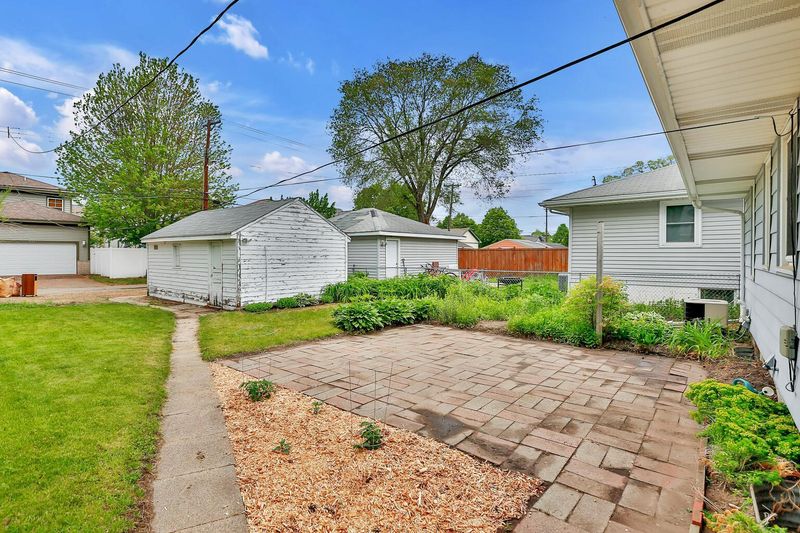 5143 Girard Ave N, Minneapolis, MN 55430