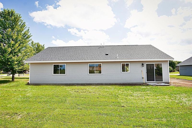 108 Kenna Dr, Le Sueur, MN 56058