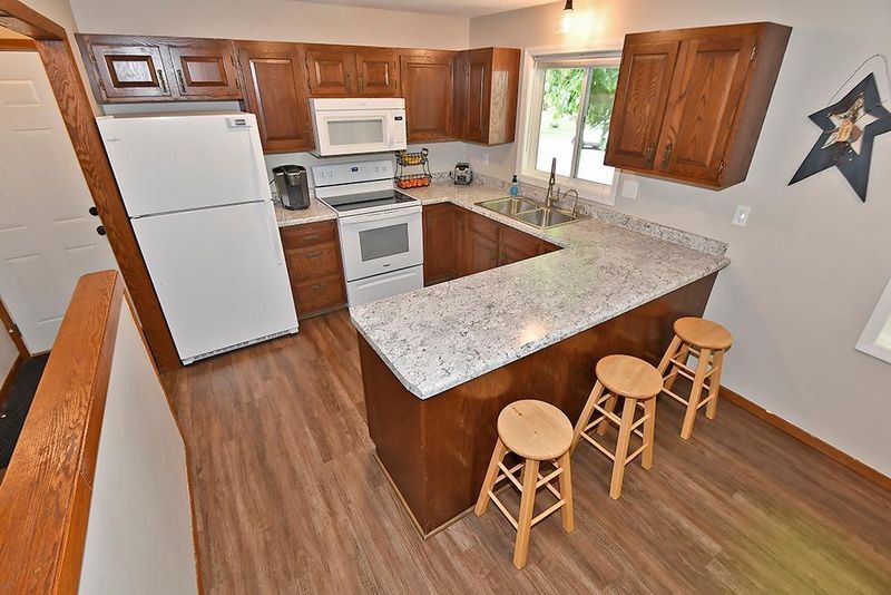 835 3rd Ave SW, Faribault, MN 55021