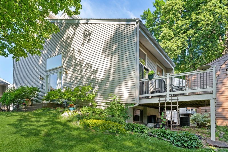 3451 Pilgrim Ln N, Plymouth, MN 55441
