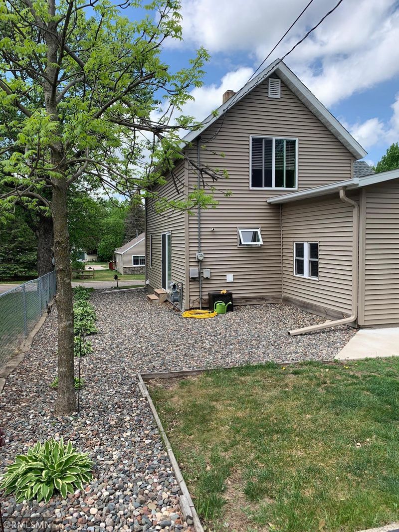 912 7th St NE, Little Falls, MN 56345