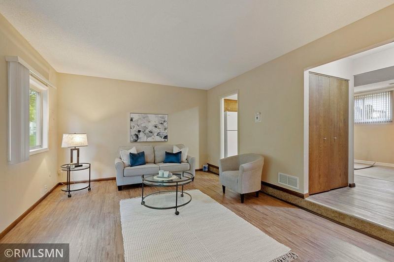 7432 Germane Trl, Apple Valley, MN 55124