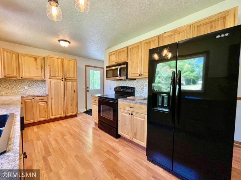 904 SW 5th St, Grand Rapids, MN 55744