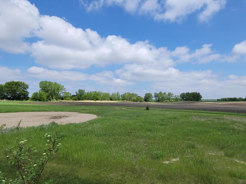 609 36th St NW, Willmar, MN 56201