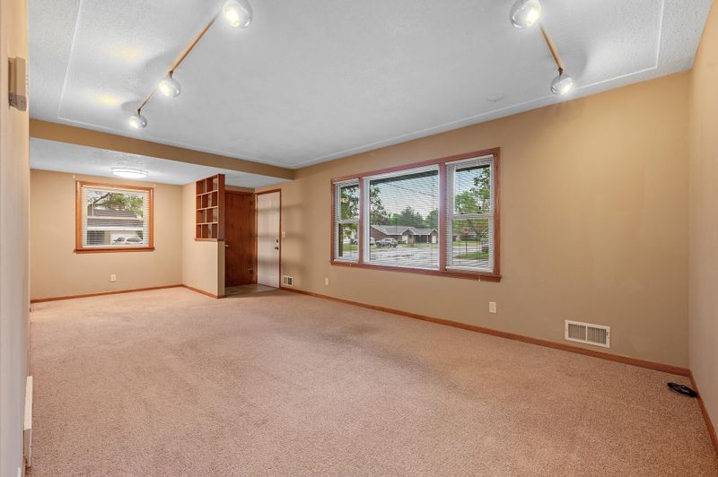 8200 15th Ave S, Bloomington, MN 55425