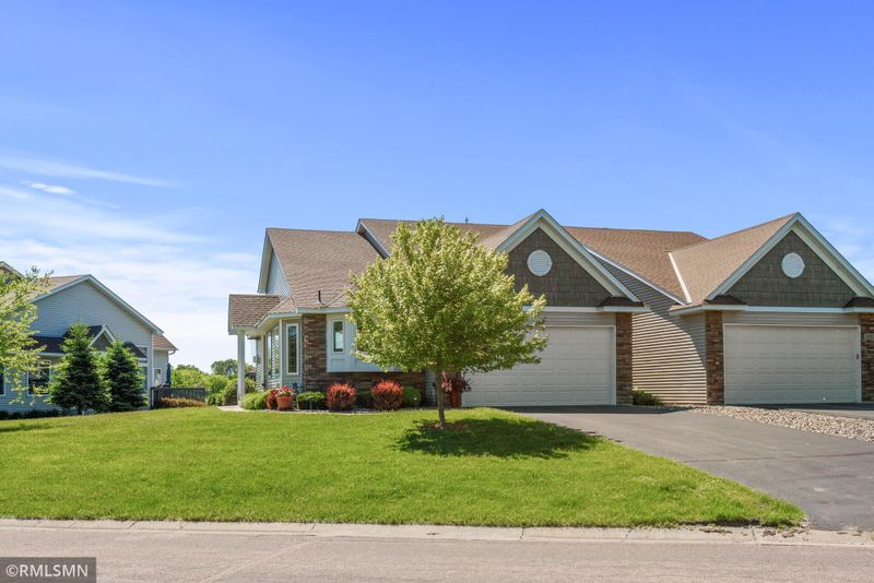 4702 Greenhaven Dr, White Bear Lake, MN 55127