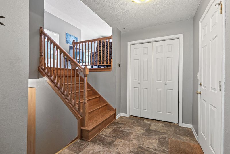 2404 Jansen Ave, White Bear Lake, MN 55110