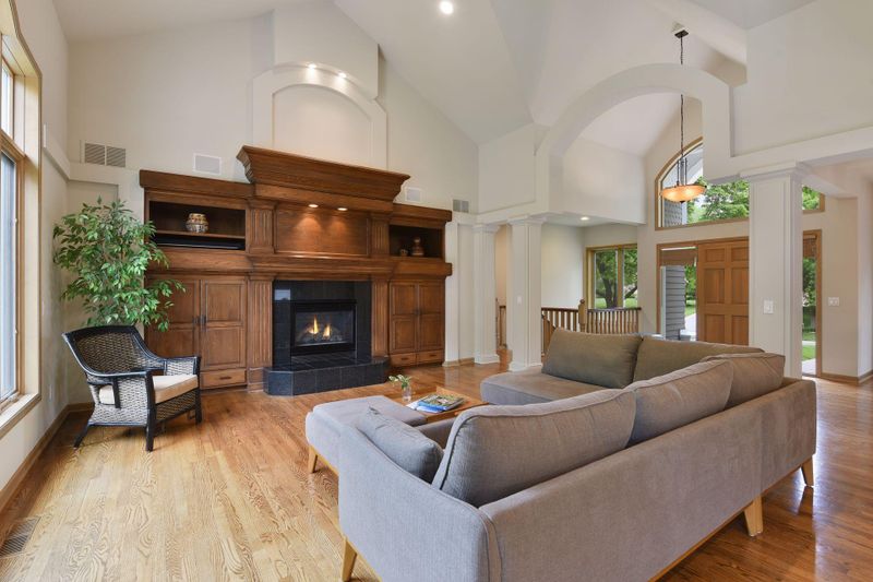 27745 Brynmawr Pl, Excelsior, MN 55331